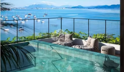 STUDIO COMPACTO COM VISTA PARA O MAR EM SANTO ANTÔNIO DE LISBOA