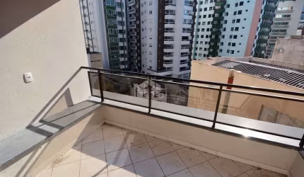 APARTAMENTO AMPLO COM 4 QUARTOS SENDO 2 SUÍTES 3 VAGAS E VISTA PANORÂMICA NO CENTRO DE FLORIANÓPOLIS