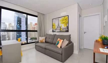 STUDIO MOBILIADO COM 1 QUARTO E 1 VAGA DE GARAGEM NO CENTRO DE FLORIANÓPOLIS