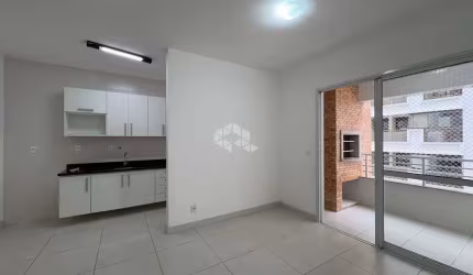 APARTAMENTO COM 2 QUARTOS SENDO 1 SUÍTE SACADA COM CHURRASQUEIRA E ESTRUTURA COMPLETA NO ITACORUBI FLORIANÓPOLIS