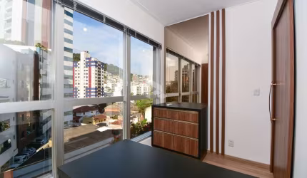 SALA COMERCIAL PRONTA PARA USO AO LADO DO SHOPPING BEIRA MAR NO CENTRO DE FLORIANÓPOLIS