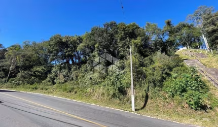 Amplo terreno com duas frentes em Garibaldi