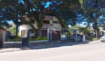 Casa na principal avenida da cidade