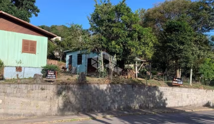 Terreno de esquina em lugar de fácil ao acesso ao centro