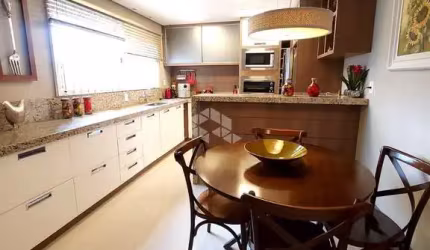 Amplo apartamento na Avenida Independência!