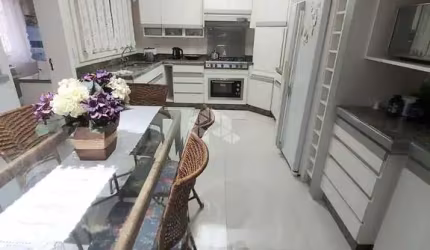 Apartamento de 03 dormitórios central!