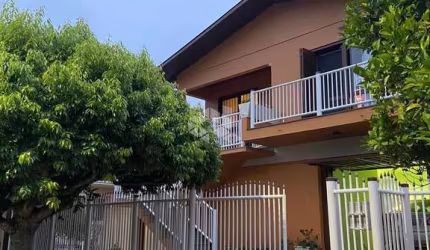 Belíssima casa mobiliada à venda no bairro Navegantes, Carlos Barbosa