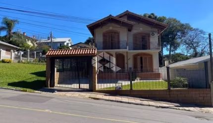 Casa ampla e bem localizada!