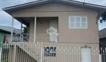 Casa ampla à venda no Bairro São Francisco.