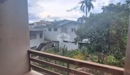 Apartamento de dois dormitórios no centro da cidade de Garibaldi