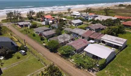 Casa mobiliada na praia de Paraiso