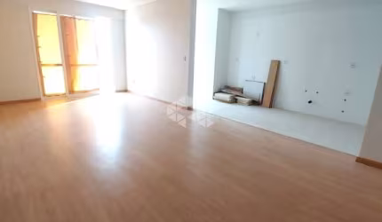 Apartamento de 03 dormitórios em frente ao Hotel Casacurta!