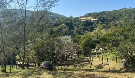 Terreno com 2.100 metros  a venda em Garopaba  na Praia da Ferrugem