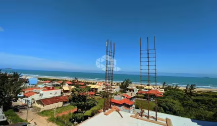 Apartamento à venda em Imbituba, 100 metros da praia, alto padrão