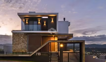 Casa de Alto Padrão com vista para o mar, na melhor localização do Jardim Panorâmico em Garopaba