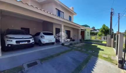 Linda Casa com piscina - Loteamento Quinta dos Açores
