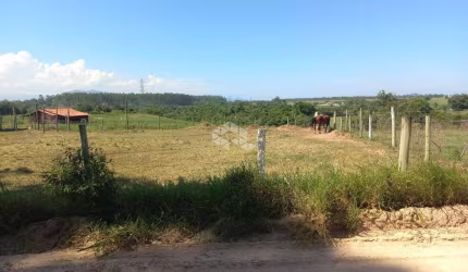 Terreno à venda em Imbituba com 600m²