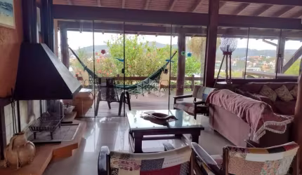 Casa com 5 quartos, 3 vagas e 225 m² privativos no Condomínio Mar Azul - bairro Morrinhos - Garopaba SC