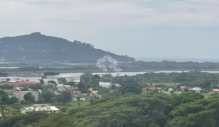 Terreno à venda no bairro Encantada em Garopaba SC com 1.500 m²