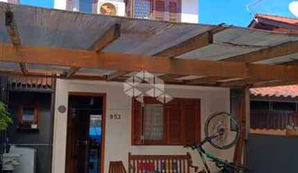 Casa Sobrado com 2 dormitórios, 1 vaga, com 64,88 m² no bairro Ambrósio em Garopaba SC