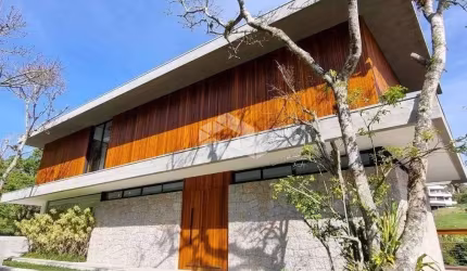 Casa Alto Padrão na Praia da Vigia em Garopaba-SC