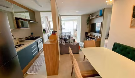 Apartamento reformado com 2 dormitórios no bairro Chácara do Encosto 65,00 m²