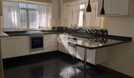 Sobrado com 3 dormitórios, sendo 2 suítes com walking closet, Vila Mazzei