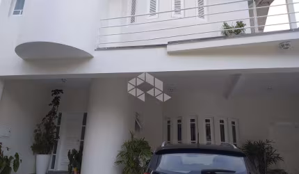 Casa com 5 dormitórios, 400,00 m² em Vila Albertina