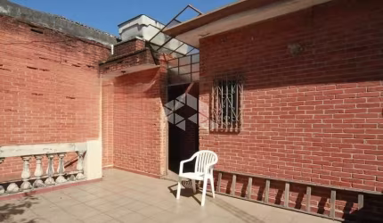 Casa com 04 dormitórios