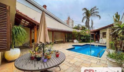 Casa possui 5 quartos 500,00 m² Vila Isolina Mazzei