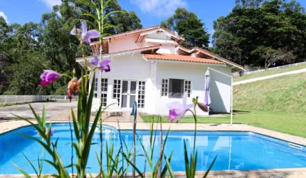 Casa terrea  em condominio fechado   em Atibia 178m2