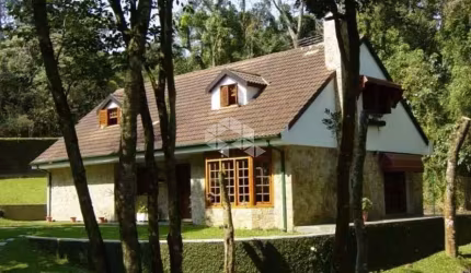 Casa a venda no Condomínio Jardim da Montanha em Mairiporã
