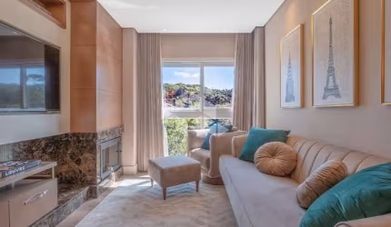 Apartamento, 2 Suítes 75,33m², elegantemente mobiliado e decorado na Avenida principal de Gramado.