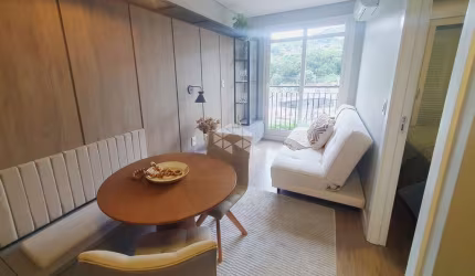 Apartamento com 01 dormitório, uma vaga de garagem, 28,98m² privativos, no Centro de Gramado