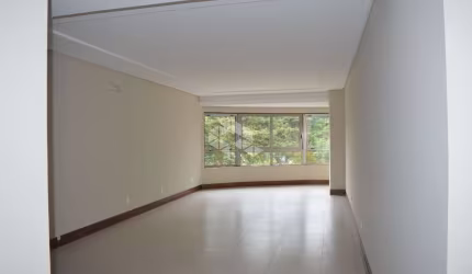 Apartamento 3 dormitórios, 144m² privativos, 2 vagas, no Centro de Gramado
