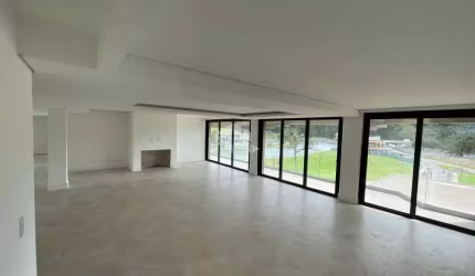 Apartamento 3 suítes, 267m² privativos, 4 vagas de garagem em Condomínio com completa infra