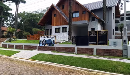 Casa com 3 suítes, lavabo,124m², localizada no Jardim Pinheiros em Canela.