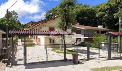 Casa 3 dormitórios no Bairro Ipê Amarelo, em Gramado