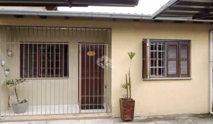 Casa em Condomínio - bairro Ponta Porã