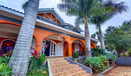 Excelênte Casa 4 Suítes com 2 Terrenos piscina e Campo de Futebol