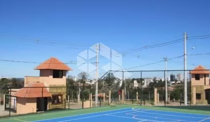 Terreno em Condomínio fechado, condomínio conta com quadra esportiva, quiosque com churrasqueira, playground e muito mais.