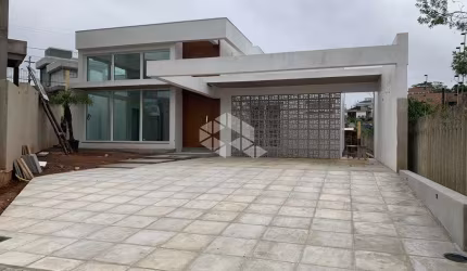 Casa em condomínio com pátio amplo