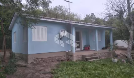 Casa à venda com 3 dormitórios, pátio com 690m² no bairro Florida em Guaíba