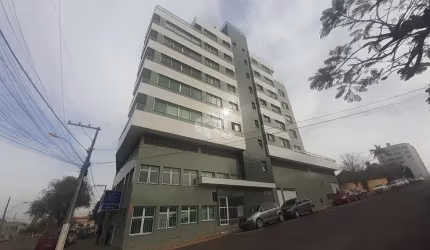 Apartamento à venda com 3 dormitórios, suíte, 2 vagas garagem, vista panorâmica, no Centro de Guaíba