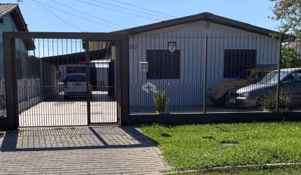 Casas à venda no Parque 35, 2 no mesmo pátio, da frente 3 e dos fundos 2 dormitórios