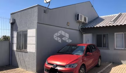Casa de Condomínio com 2 Quartos e 1 banheiro à Venda, Jardim Iolanda
