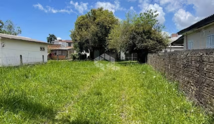 Casa à venda com 3 dormitórios, 2 vagas em pátio amplo no Jardim Santa Rita