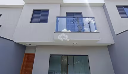 SOBRADO NO JARDIM NORDESTE COM 3 DORMITÓRIOS