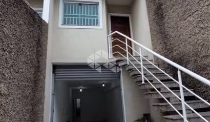 SOBRADO EM ARTUR ALVIM COM 3 QUARTOS
