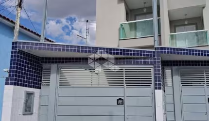 Casa na Penha com 3 dormitórios e 2 vagas de garagem
